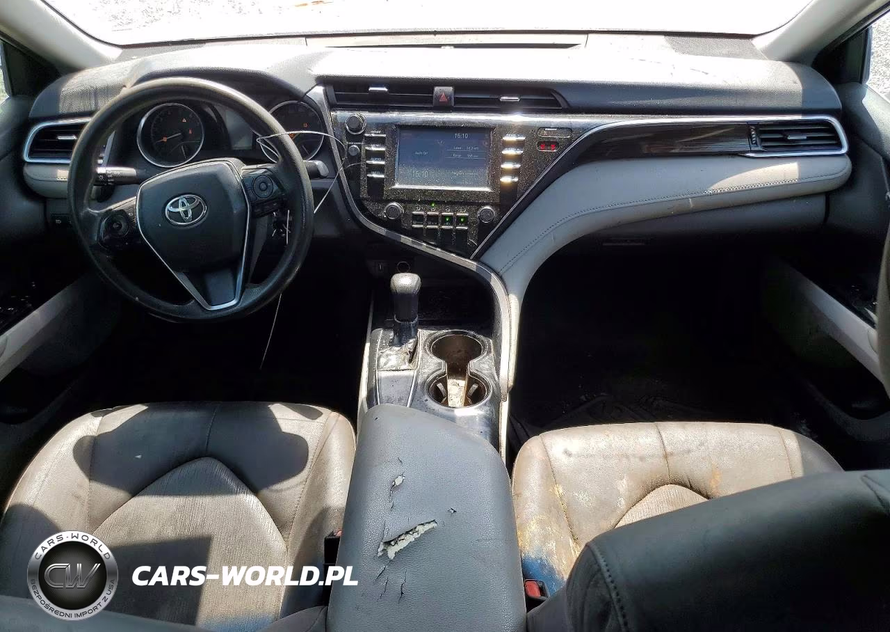 2018 Toyota Camry L VIN:4T1B11HK9JU552880 - 8