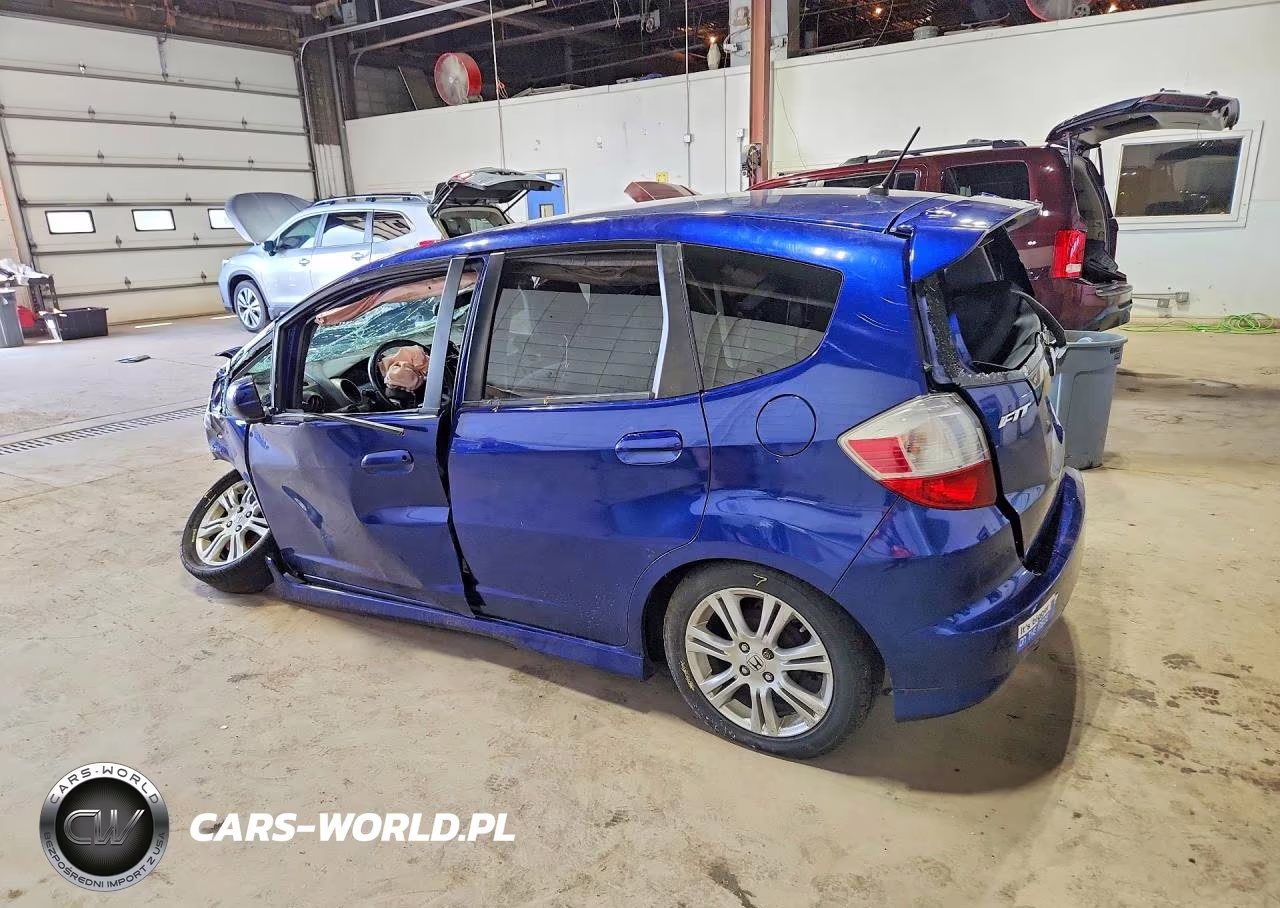 2011 Honda Fit VIN:JHMGE8H58BC013710 - 2