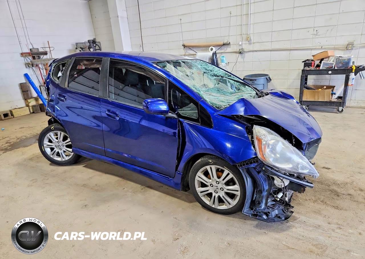 2011 Honda Fit VIN:JHMGE8H58BC013710 - 4