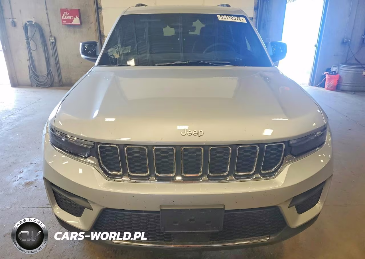 2025 Jeep Grand Cherokee Laredo VIN:1C4RJHAG5SC353432 - 5