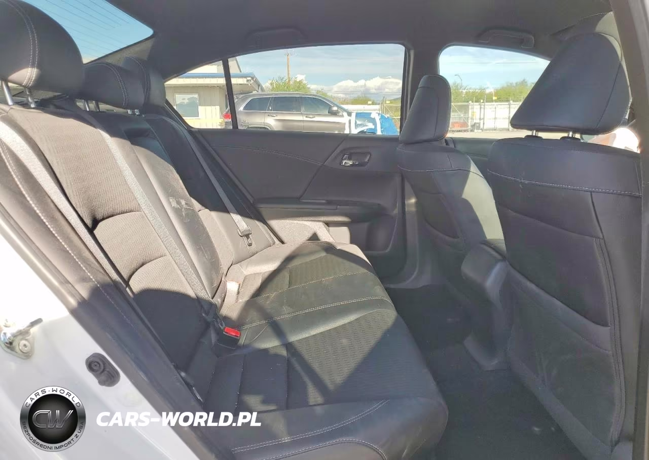 2017 Honda Accord Sport VIN:1HGCR2F5XHA300041 - 10