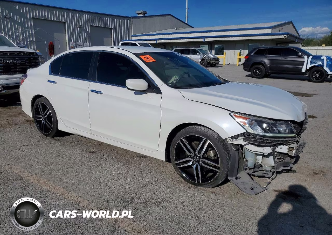 2017 Honda Accord Sport VIN:1HGCR2F5XHA300041 - 4
