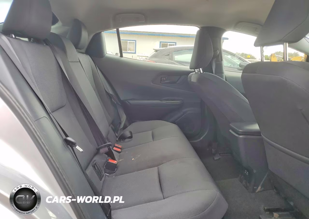 2026 Toyota Prius Le VIN:JTDACAAU6T3075422 - 10