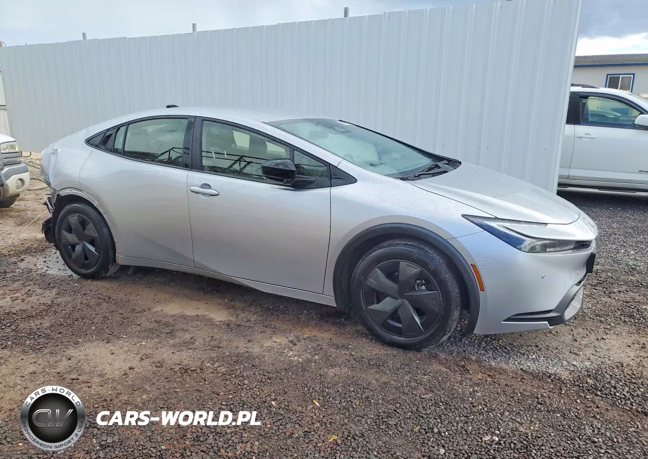 2026 Toyota Prius Le VIN:JTDACAAU6T3075422 - 4