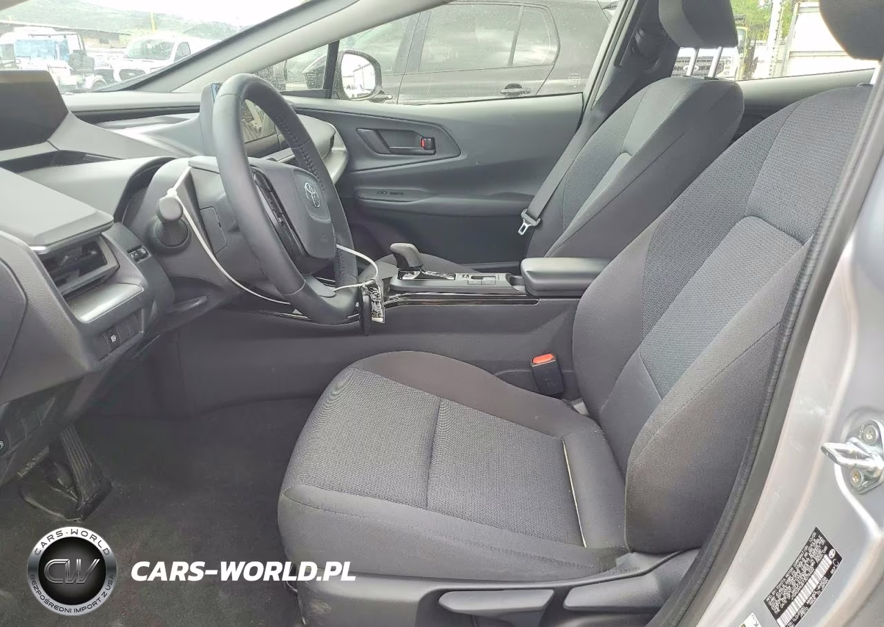 2026 Toyota Prius Le VIN:JTDACAAU6T3075422 - 7