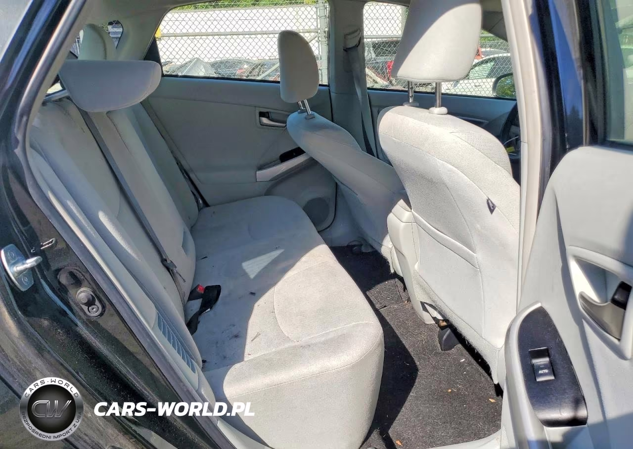 2014 Toyota Prius Two VIN:JTDKN3DU6E0381241 - 10