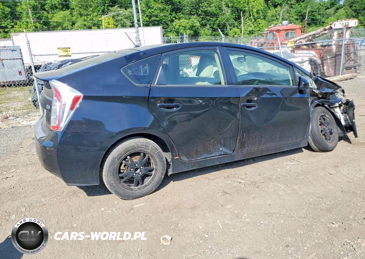 2014 Toyota Prius Two VIN:JTDKN3DU6E0381241 - 3