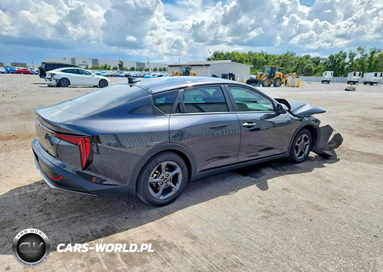 2025 Kia K4 Lxs VIN:3KPFT4DE5SE084034 - 3