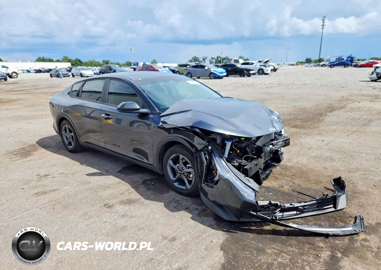 2025 Kia K4 Lxs VIN:3KPFT4DE5SE084034 - 4