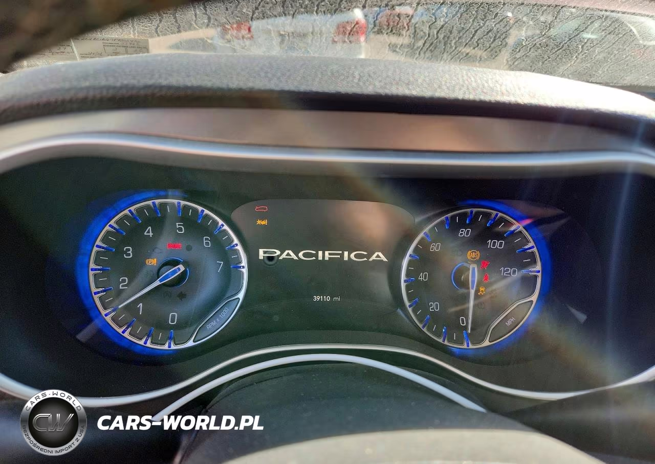 2023 Chrysler Pacifica Touring L VIN:2C4RC1BG9PR505470 - 9
