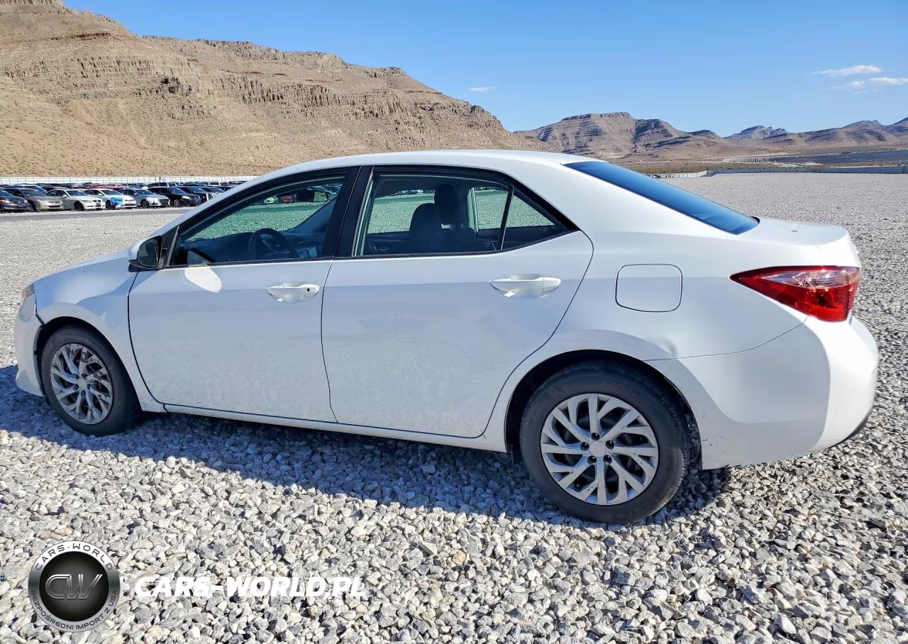 2018 Toyota Corolla Le VIN:2T1BURHE6JC068389 - 2