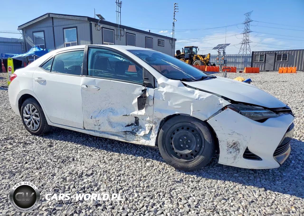 2018 Toyota Corolla Le VIN:2T1BURHE6JC068389 - 4