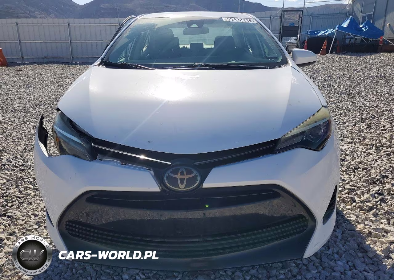 2018 Toyota Corolla Le VIN:2T1BURHE6JC068389 - 5