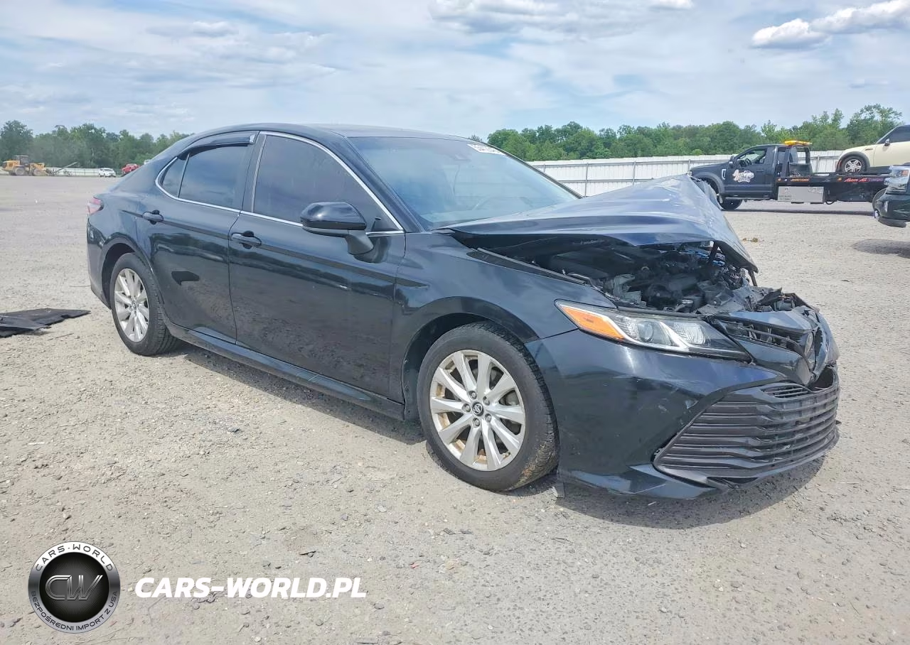 2018 Toyota Camry Le VIN:4T1B11HK1JU091304 - 4