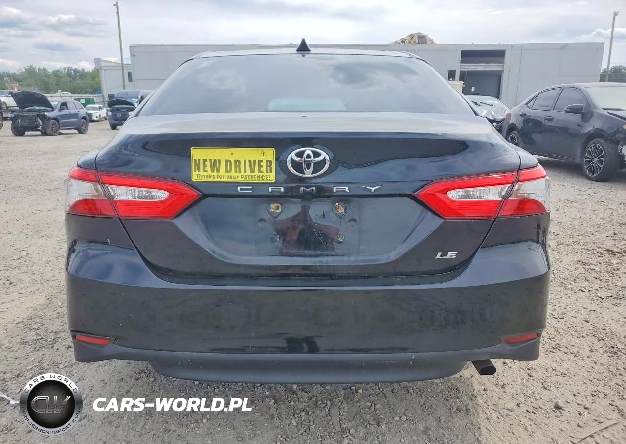 2018 Toyota Camry Le VIN:4T1B11HK1JU091304 - 6