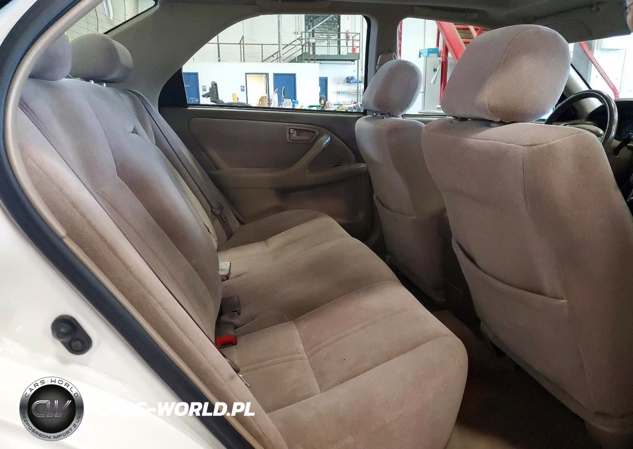 1999 Toyota Camry Le VIN:JT2BG22KXX0351418 - 10