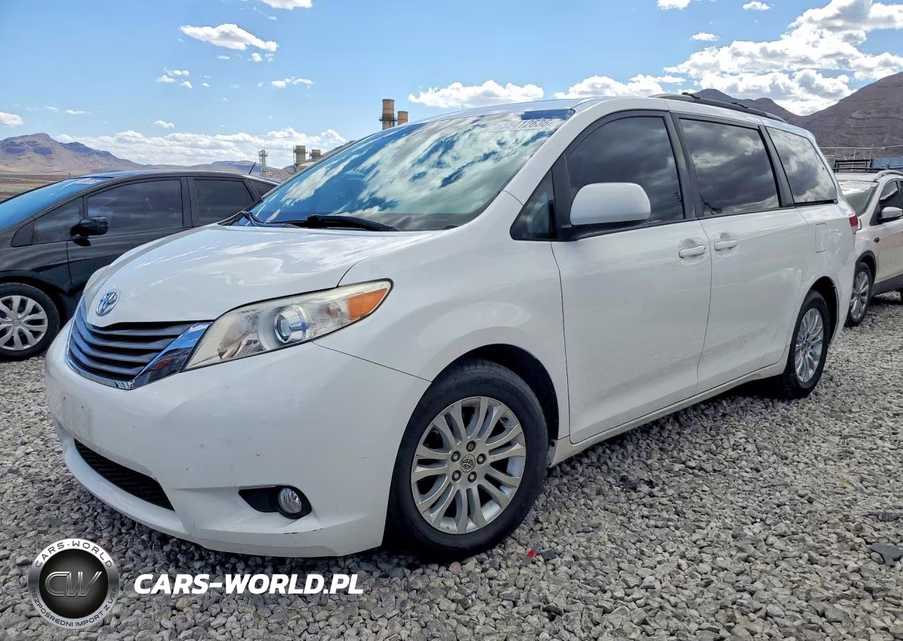 2012 Toyota Sienna Xle 8-Passenger – zdjęcie 1 z 13