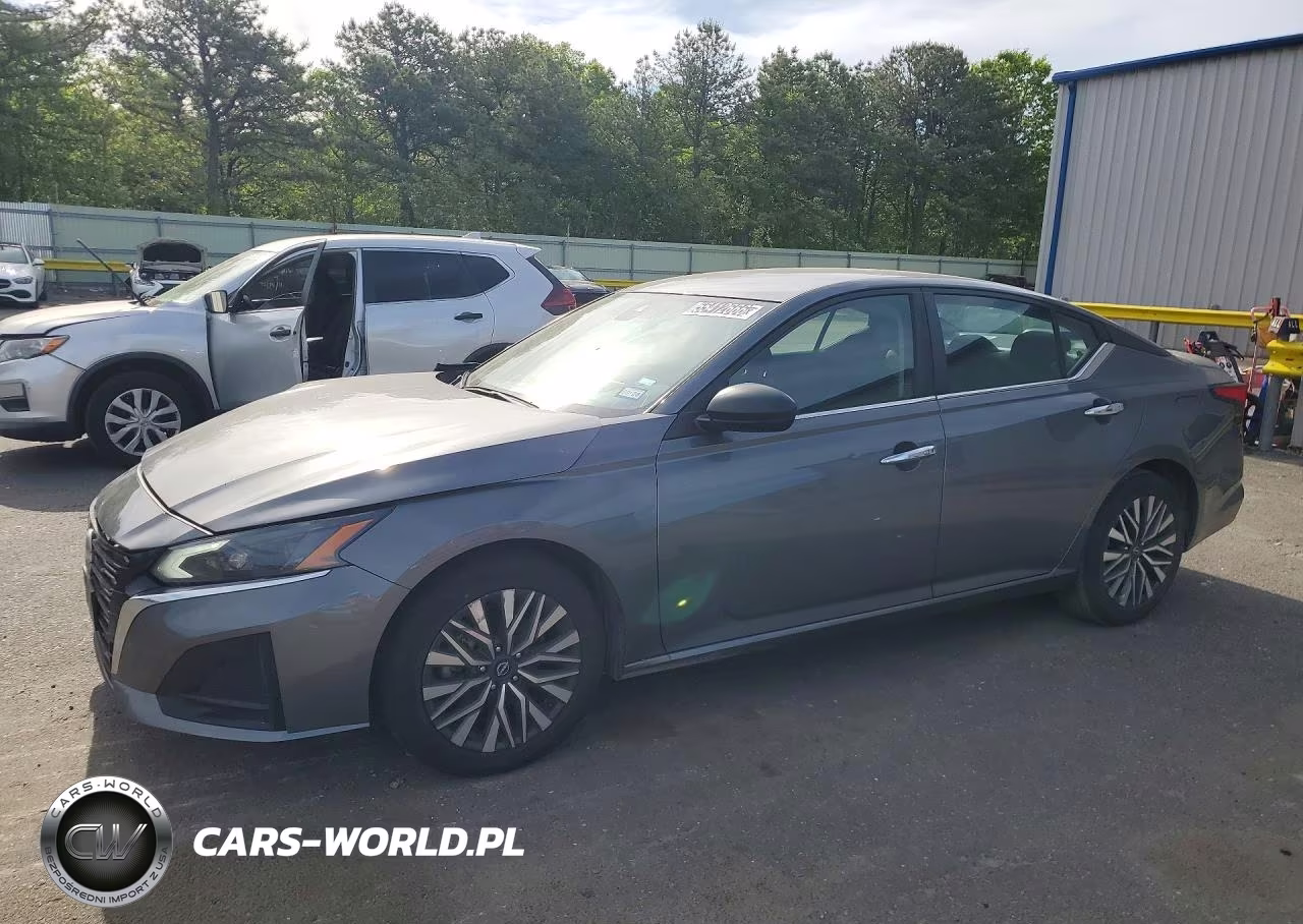 2024 Nissan Altima Sv