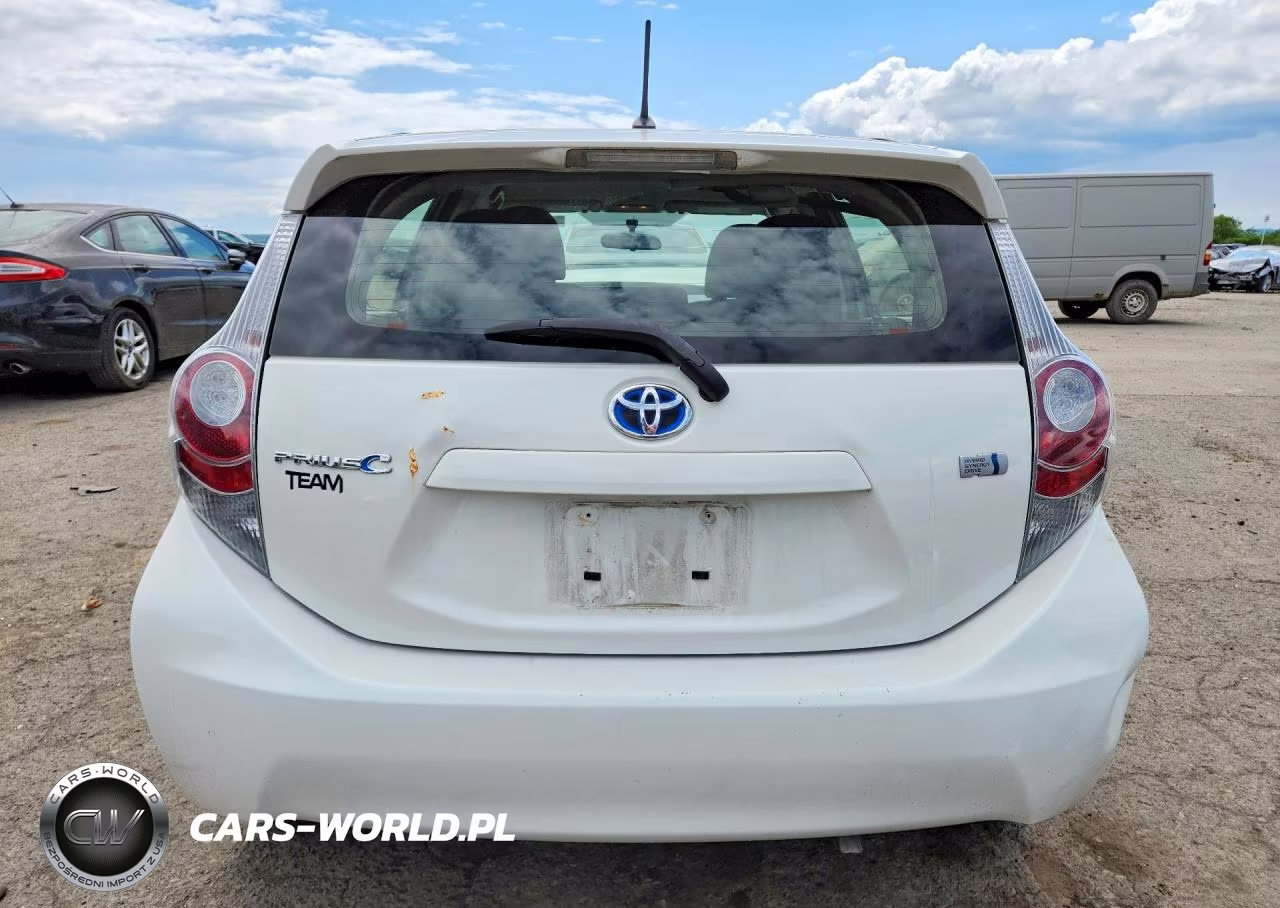 2013 Toyota Prius C Two VIN:JTDKDTB36D1543570 - 6