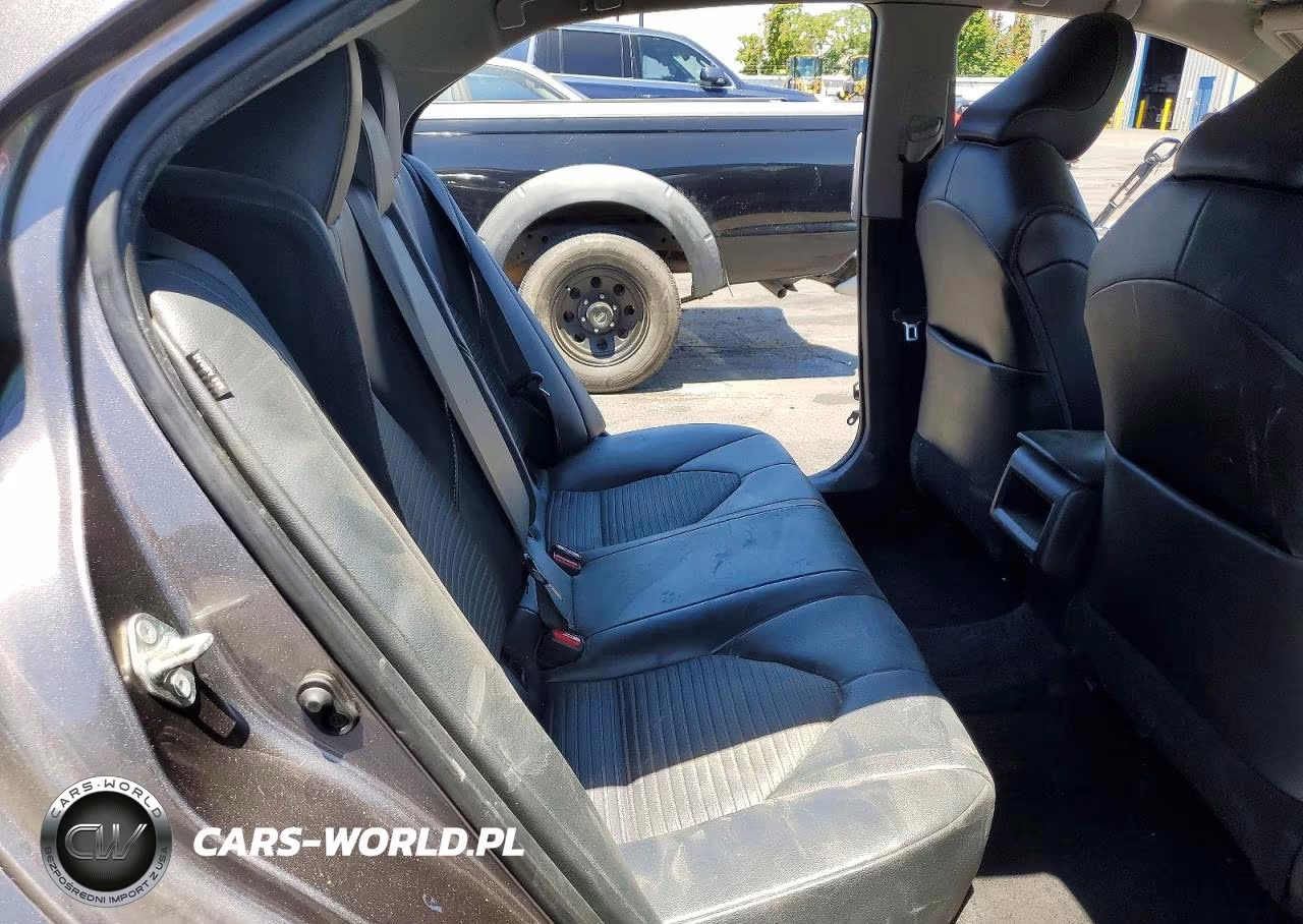2020 Toyota Camry Se VIN:4T1G11AK1LU941726 - 10