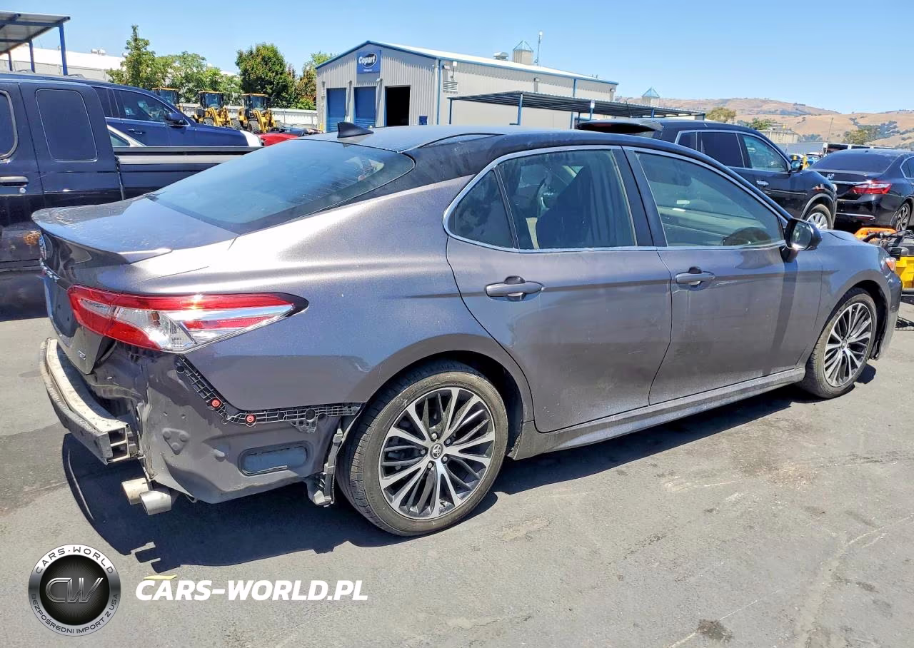 2020 Toyota Camry Se VIN:4T1G11AK1LU941726 - 3