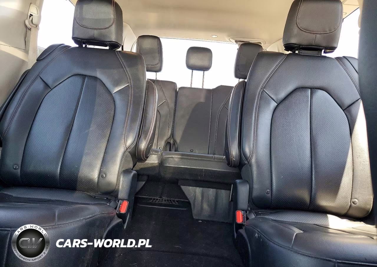 2018 Chrysler Pacifica Touring L VIN:2C4RC1BG9JR352287 - 10