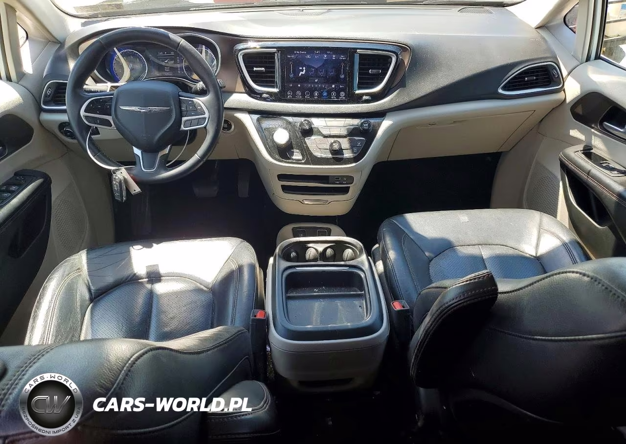 2018 Chrysler Pacifica Touring L VIN:2C4RC1BG9JR352287 - 8