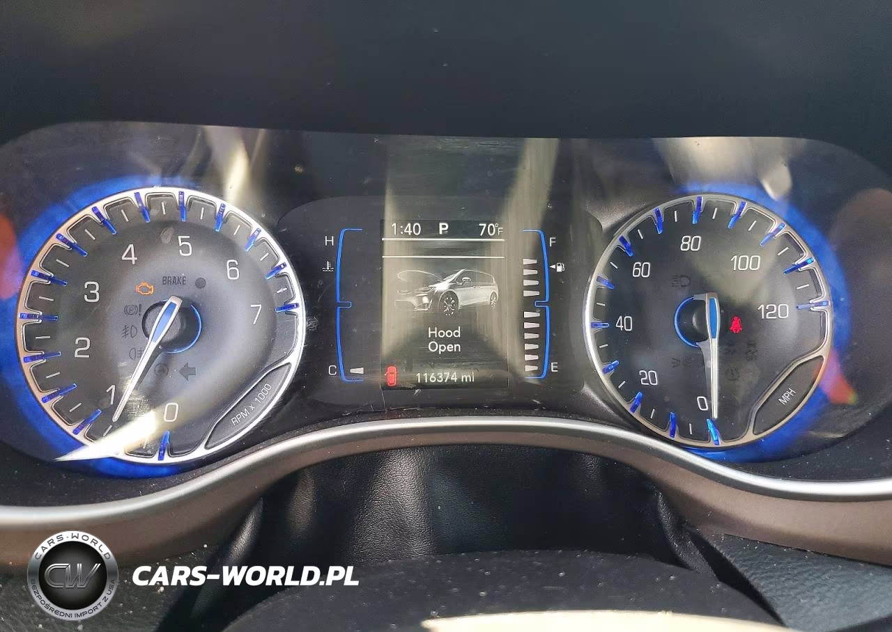 2018 Chrysler Pacifica Touring L VIN:2C4RC1BG9JR352287 - 9