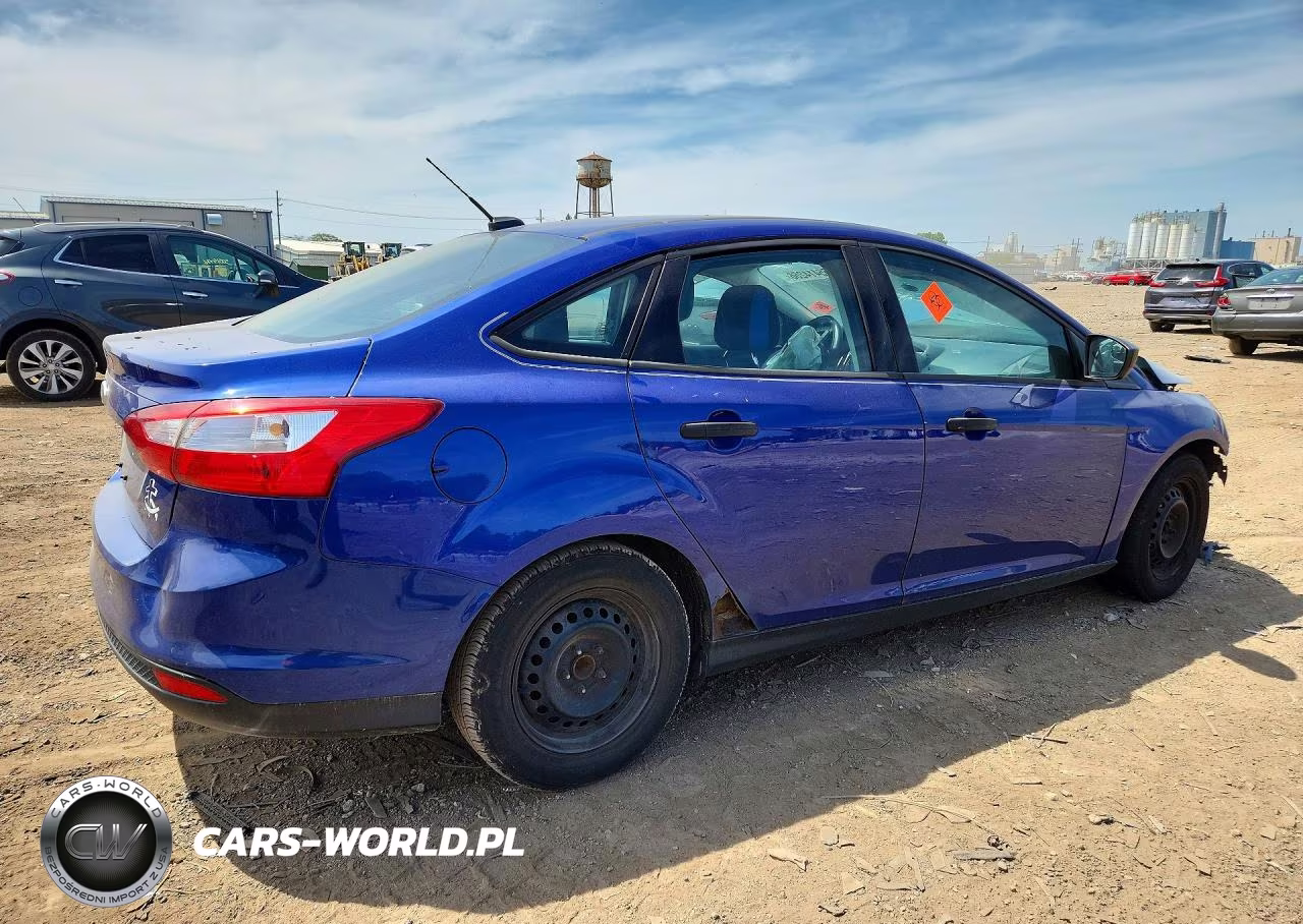 2012 Ford Focus S VIN:1FAHP3E23CL261089 - 3