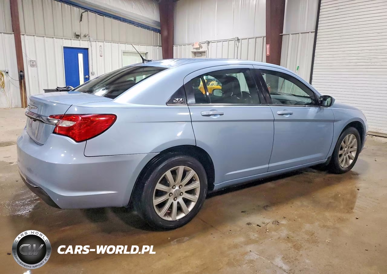 2012 Chrysler 200 Touring VIN:1C3CCBBB6CN144405 - 3