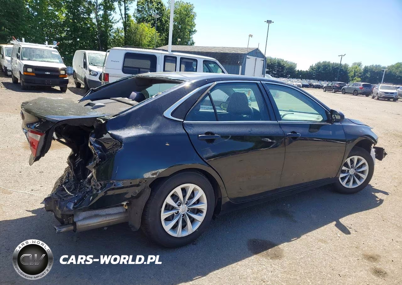 2017 Toyota Camry Le VIN:4T1BF1FK0HU769930 - 3