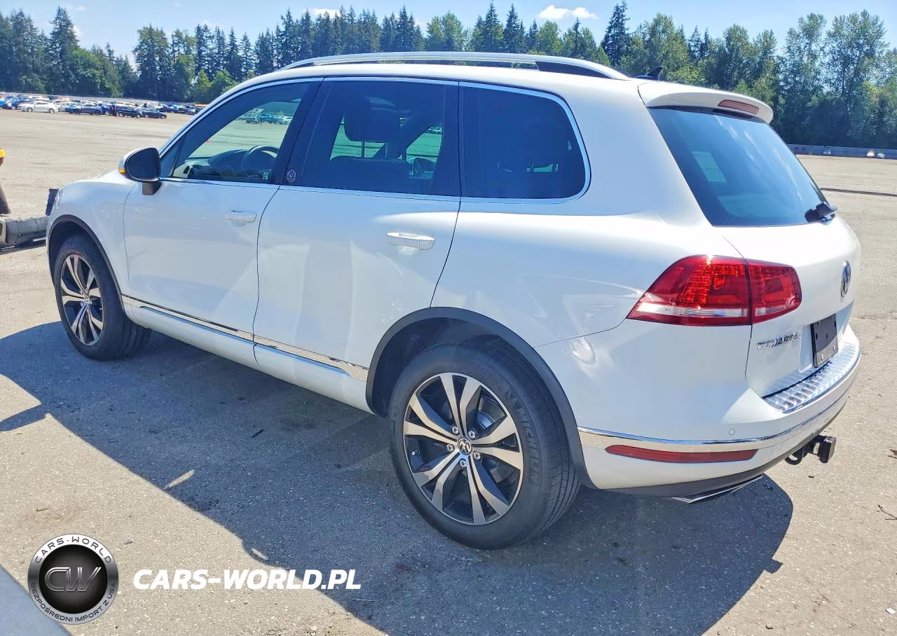 2017 Volkswagen Touareg Wolfsburg VIN:WVGRF7BP8HD003284 - 2