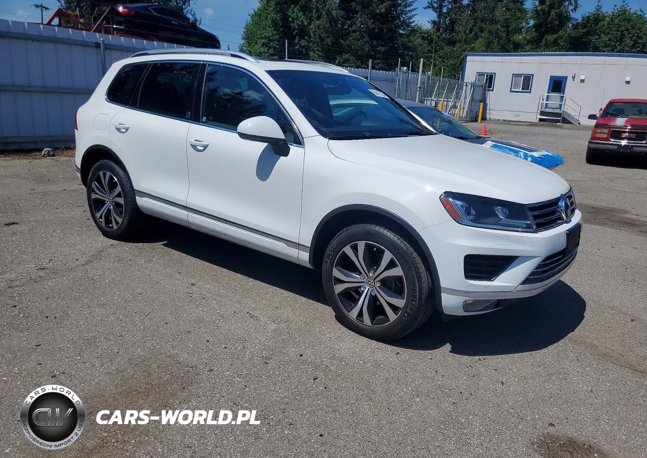 2017 Volkswagen Touareg Wolfsburg VIN:WVGRF7BP8HD003284 - 4