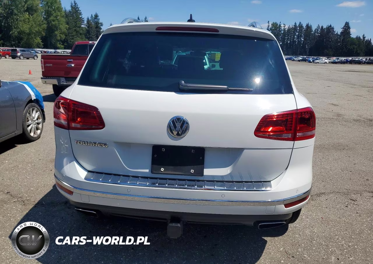 2017 Volkswagen Touareg Wolfsburg VIN:WVGRF7BP8HD003284 - 6