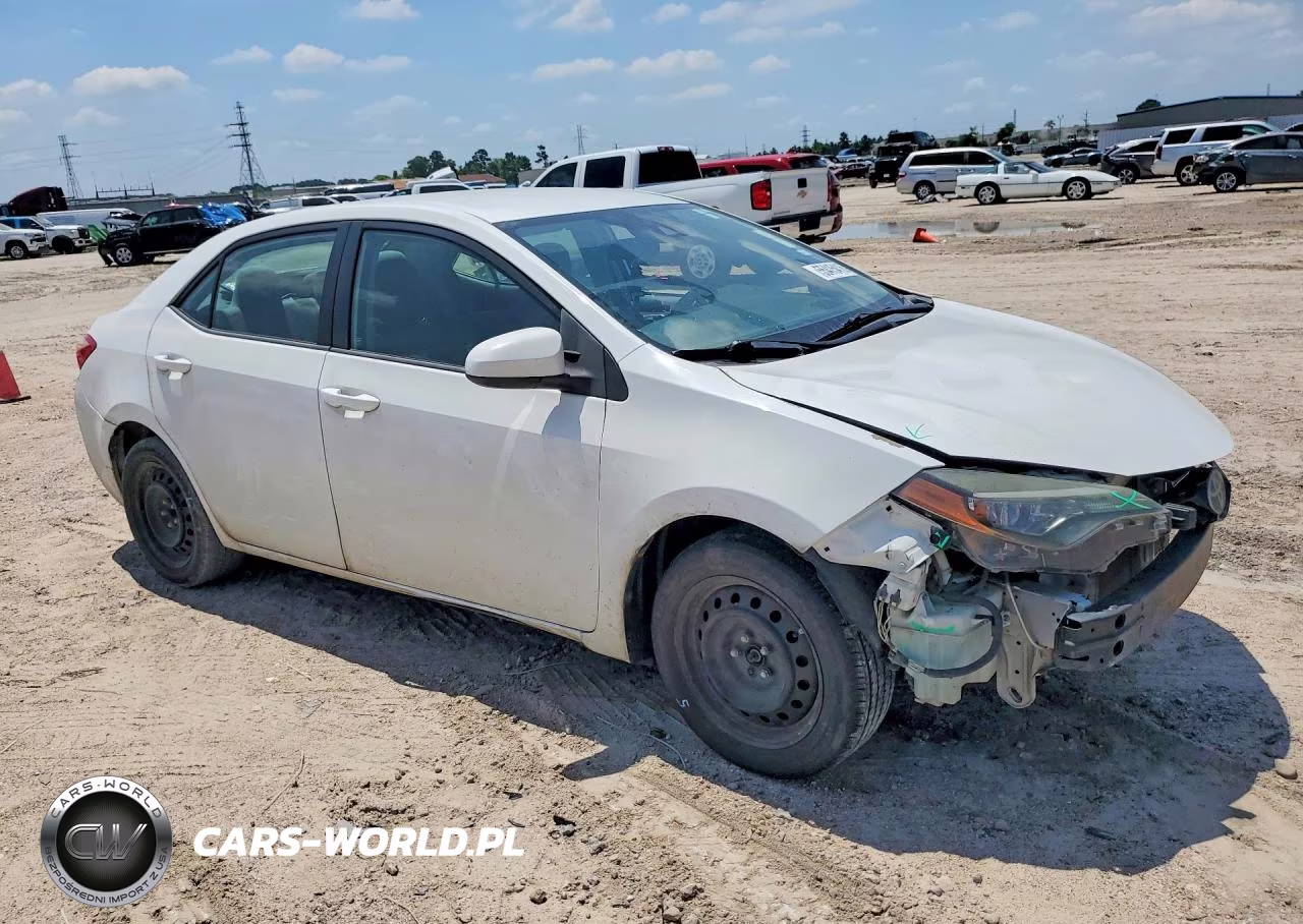2017 Toyota Corolla Le VIN:5YFBURHE2HP676095 - 4
