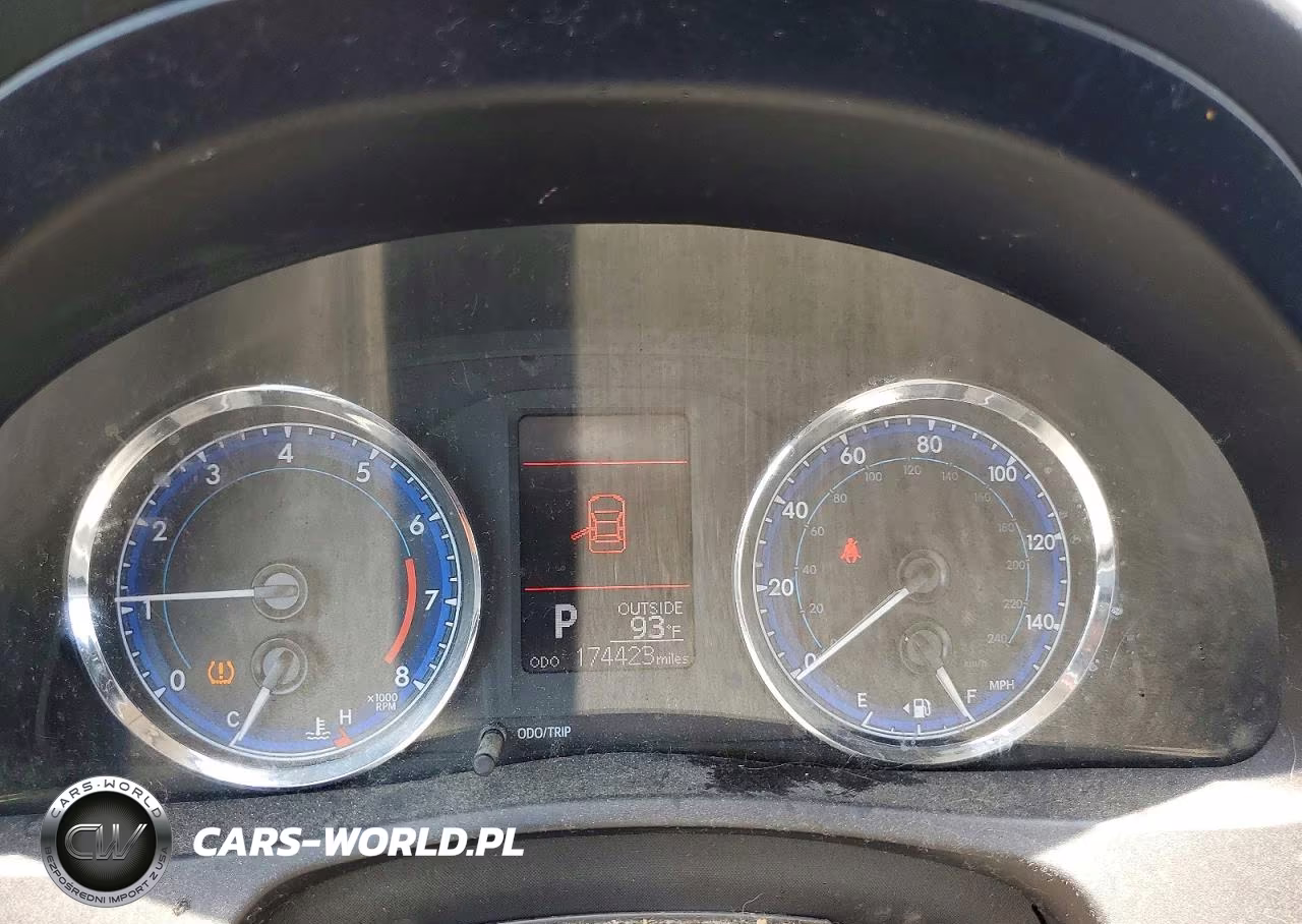 2017 Toyota Corolla Le VIN:5YFBURHE2HP676095 - 9