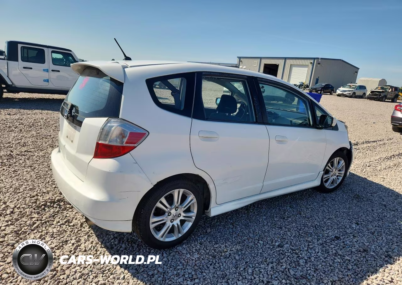 2009 Honda Fit Sport VIN:JHMGE88469S037379 - 3