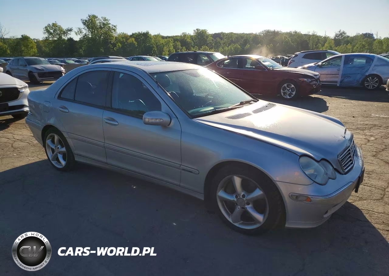 2004 Mercedes-Benz C 230K Sport Sedan VIN:WDBRF40J74F523961 - 4
