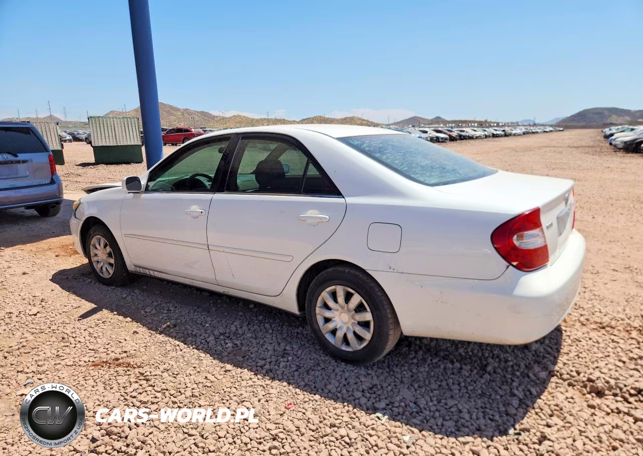 2003 Toyota Camry Le VIN:4T1BE32K53U128429 - 2
