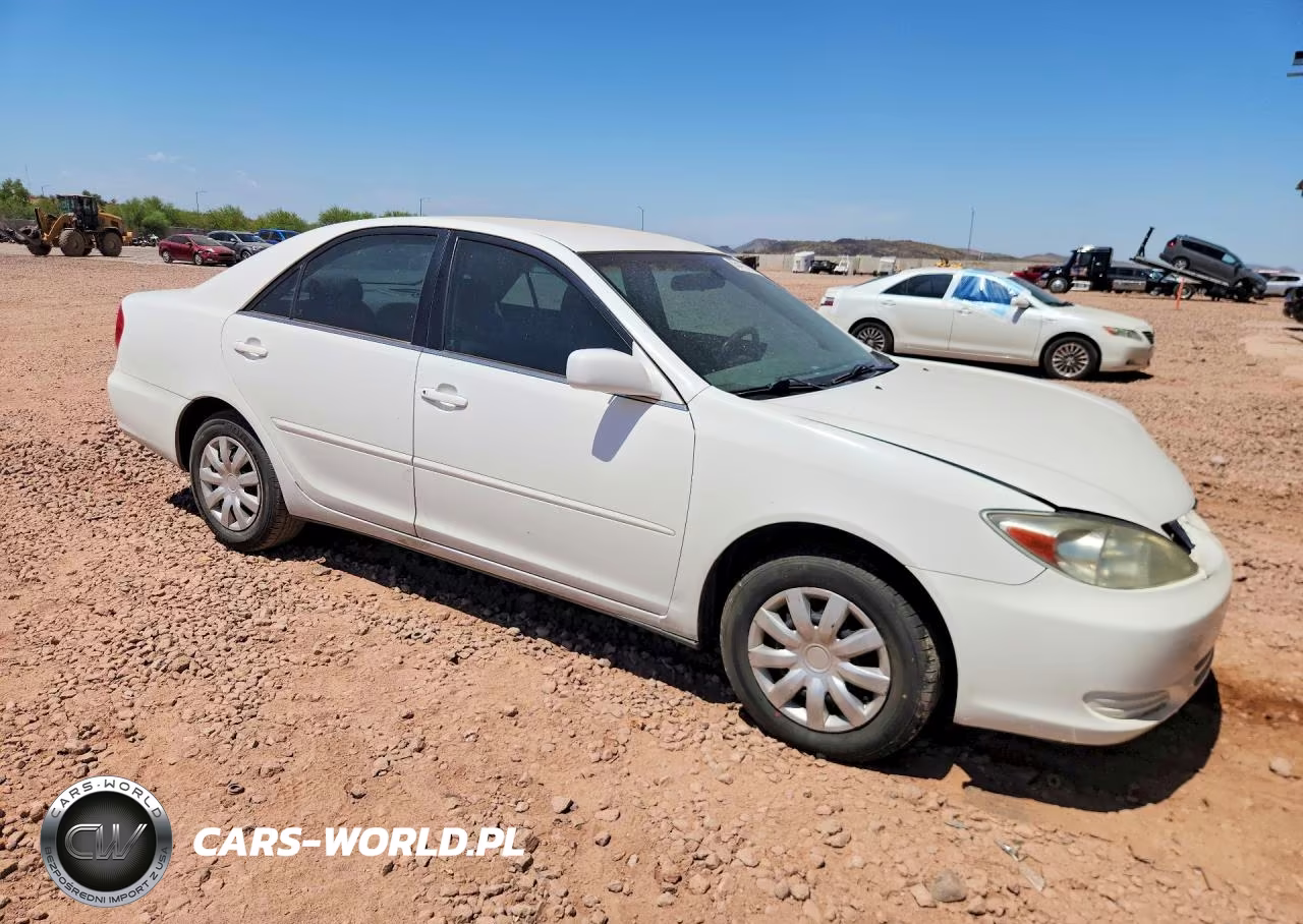 2003 Toyota Camry Le VIN:4T1BE32K53U128429 - 4