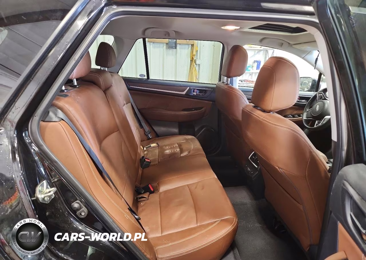 2018 Subaru Outback Touring VIN:4S4BSATC1J3210133 - 10