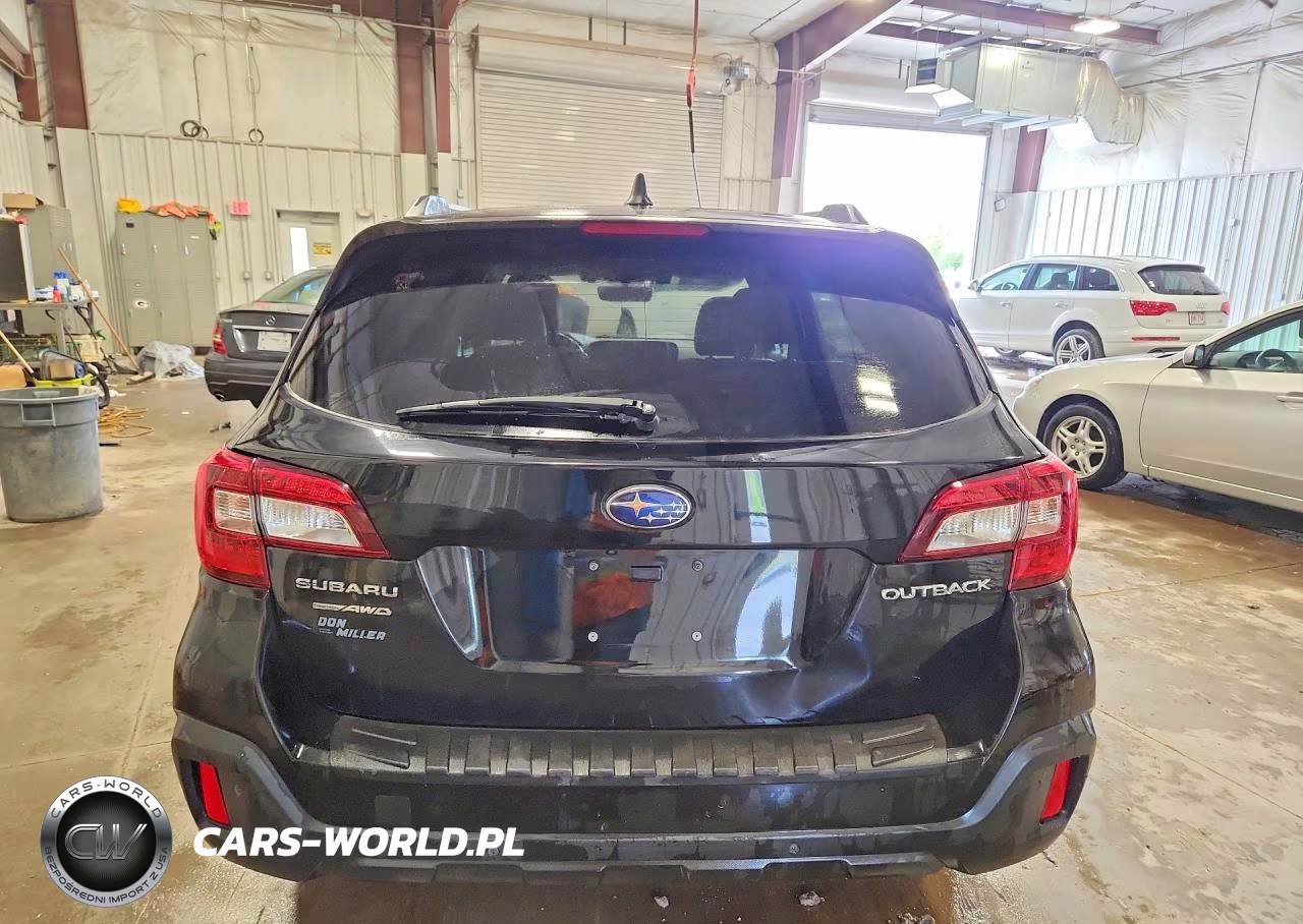 2018 Subaru Outback Touring VIN:4S4BSATC1J3210133 - 6