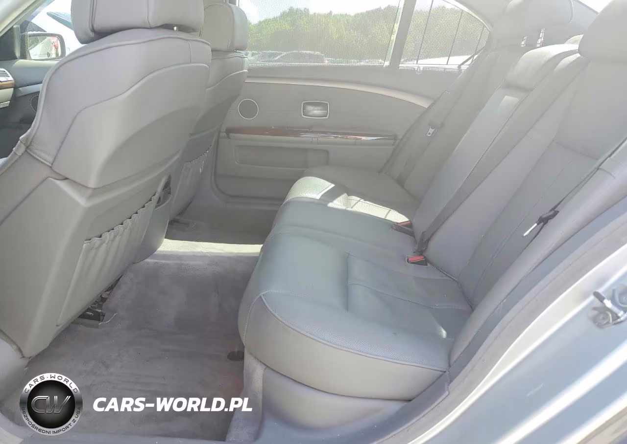 2007 BMW 750 VIN:WBAHN83557DT75151 - 10