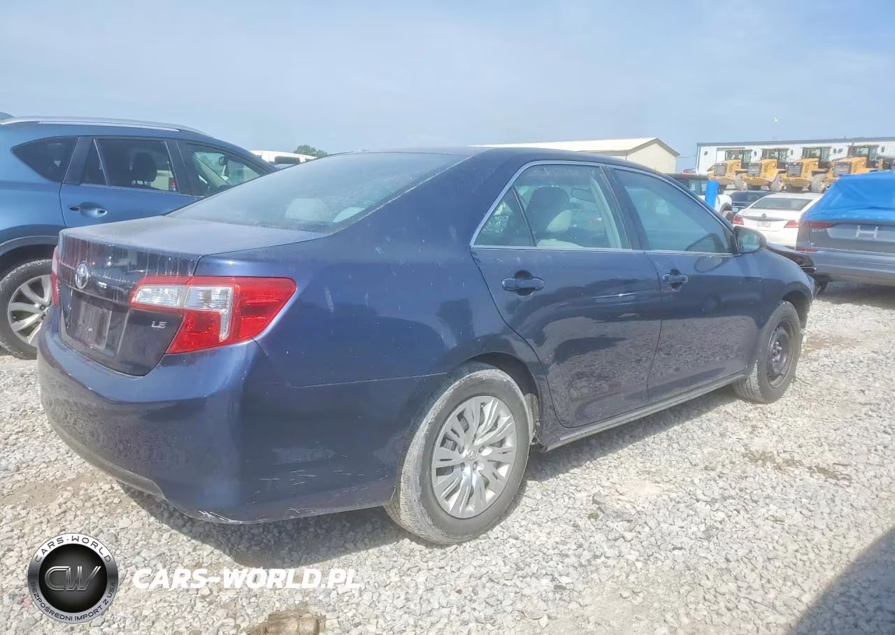2014 Toyota Camry Le VIN:4T4BF1FK1ER428179 - 3