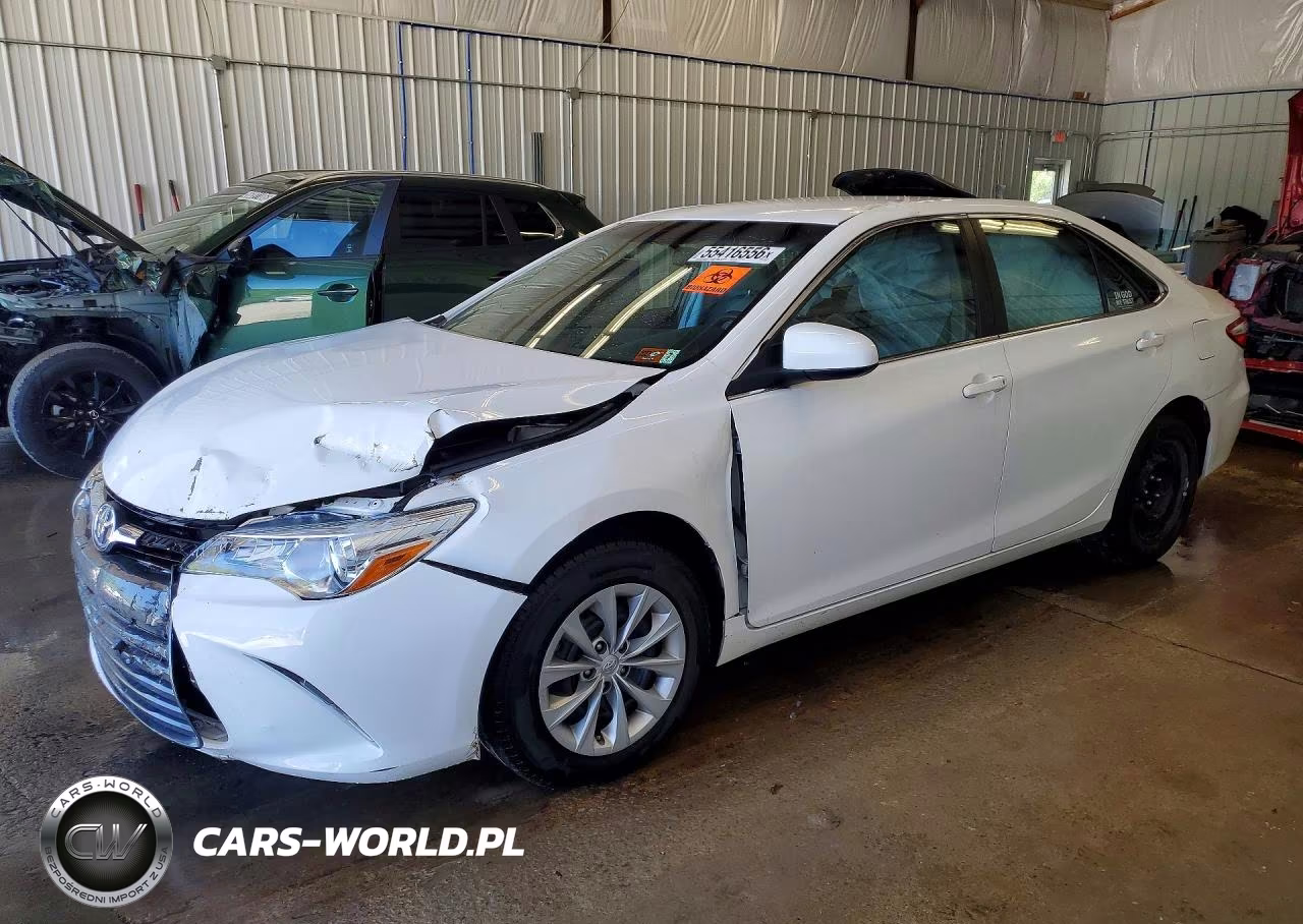 2015 Toyota Camry Le – zdjęcie 1 z 12