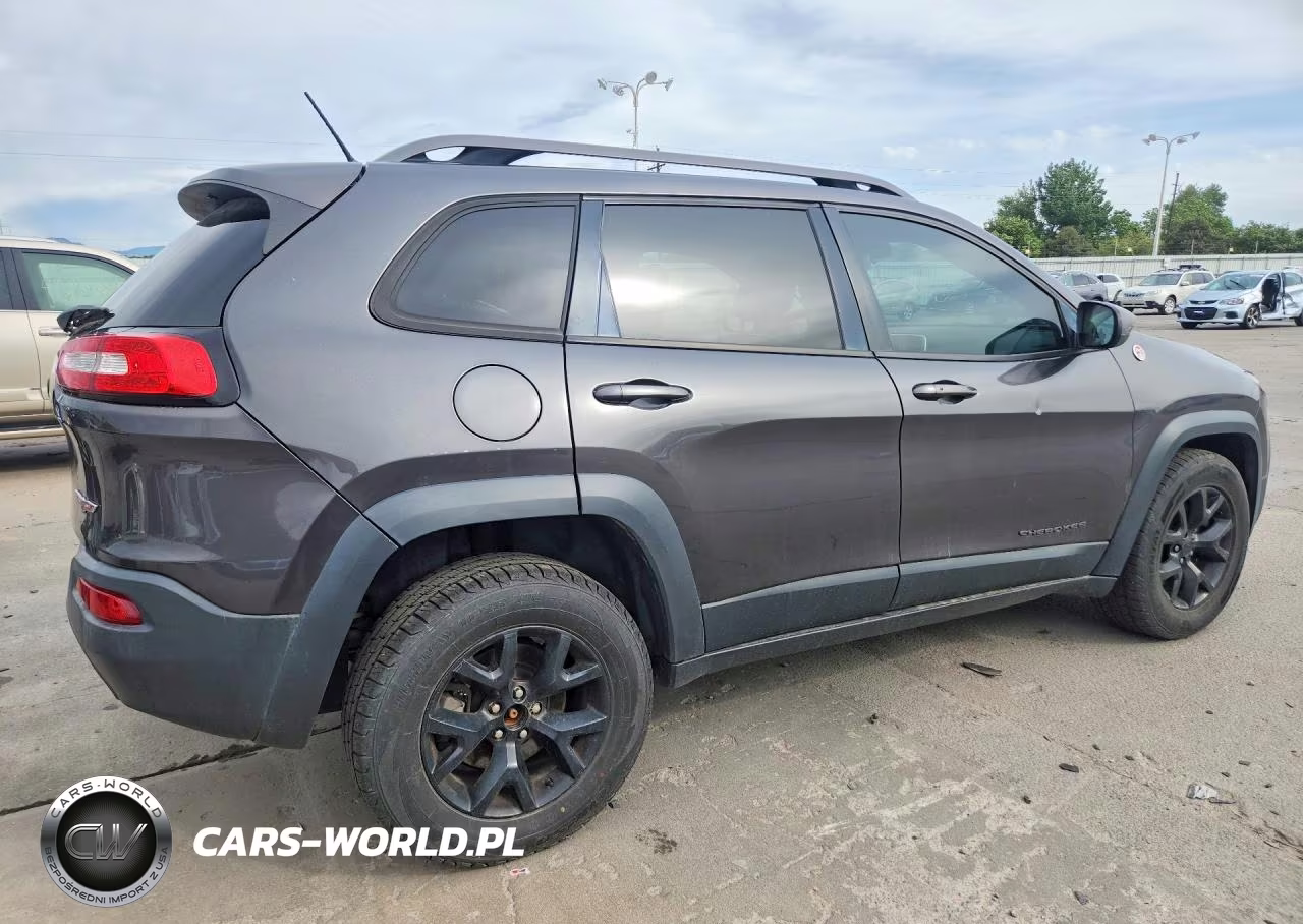 2015 Jeep Cherokee Trailhawk VIN:1C4PJMBS8FW787075 - 3