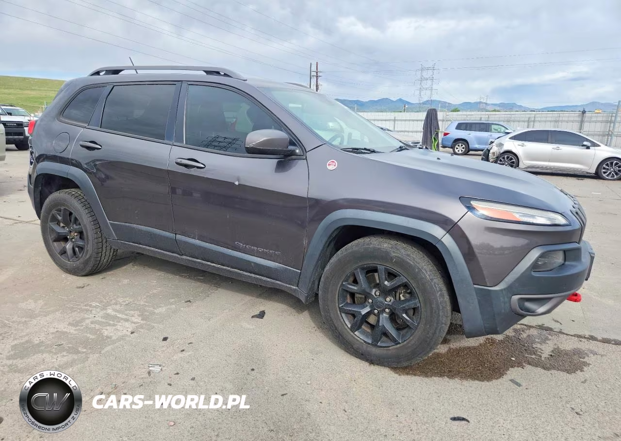 2015 Jeep Cherokee Trailhawk VIN:1C4PJMBS8FW787075 - 4