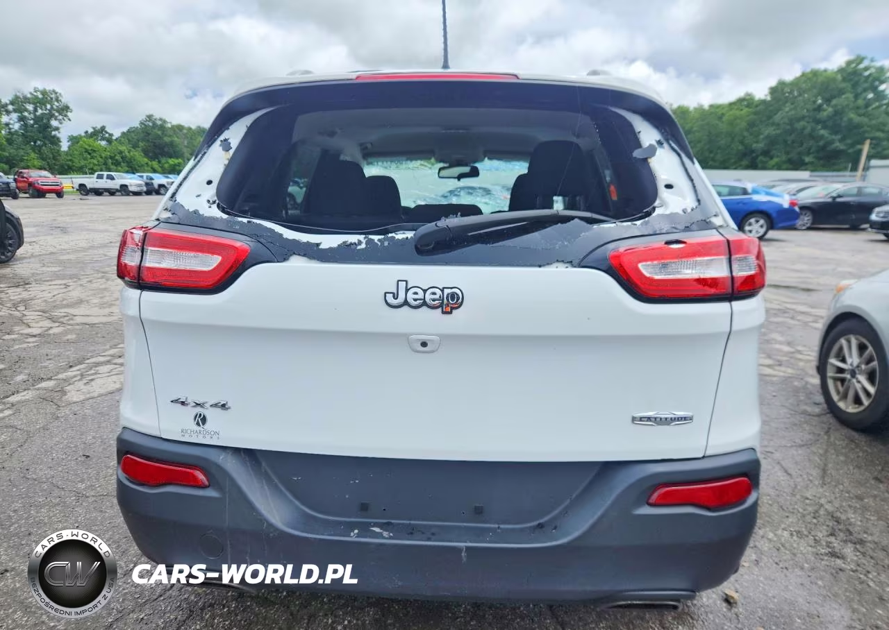2016 Jeep Cherokee Latitude VIN:1C4PJMCS5GW299525 - 6