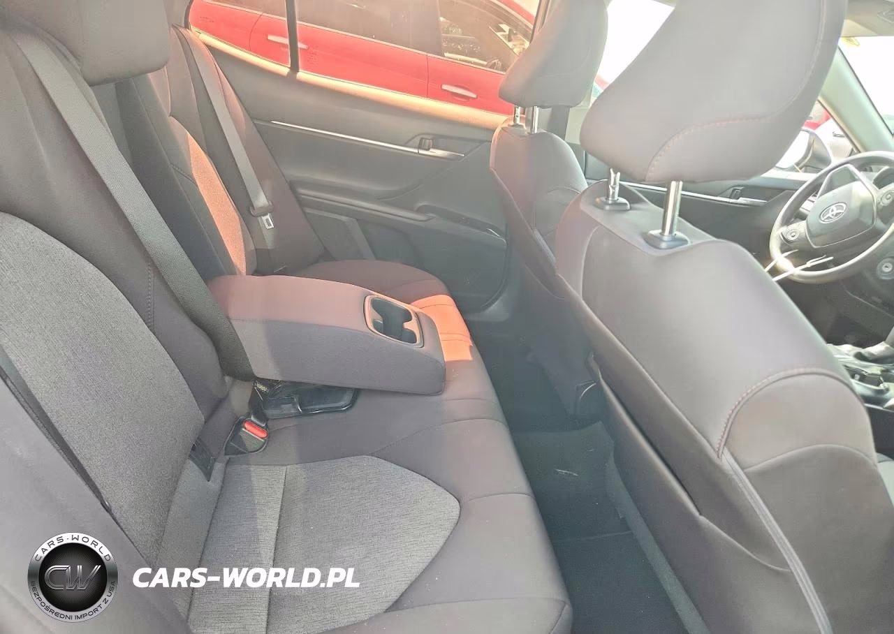 2019 Toyota Camry Le VIN:4T1B11HK1KU166214 - 10