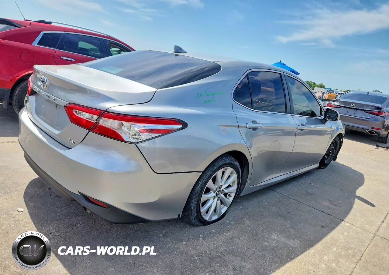 2019 Toyota Camry Le VIN:4T1B11HK1KU166214 - 3